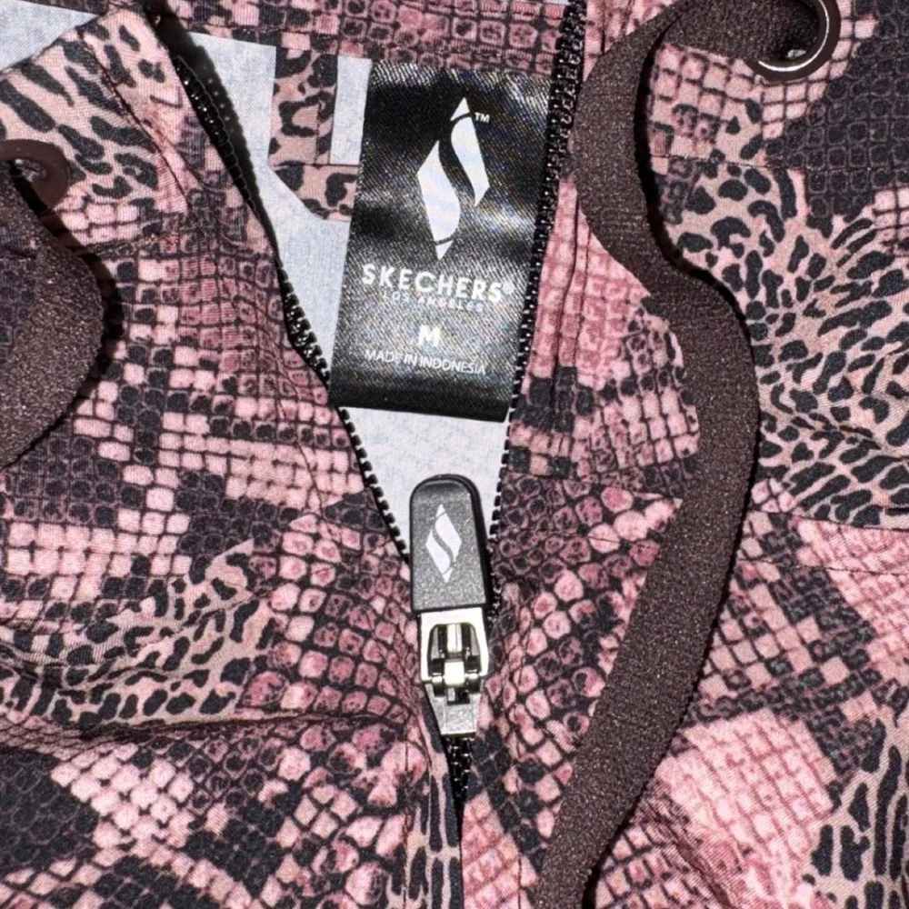 Skechers Ravenous Windbreaker Jacket Hoodie Full Zip in Snake Print‎ sz M
